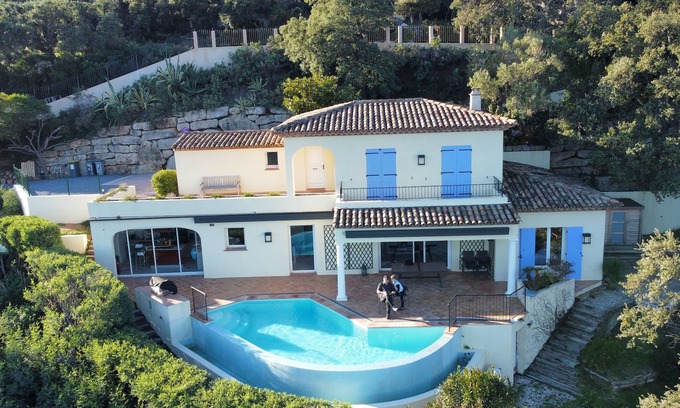 Plage de la Garonnette House | Lovely 4 bedroom villa with Sea view, heated pool at the Golf of St-Tropez