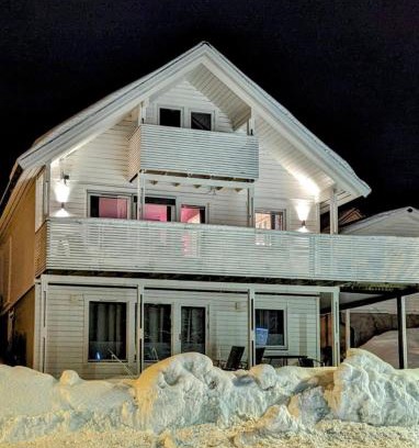 Tromso House | Lovely 4 bedroom house with the view of aurora