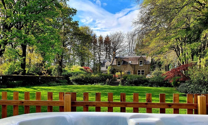 Arbroath House | Lovely 6-bed country house with pool, nr Arbroath