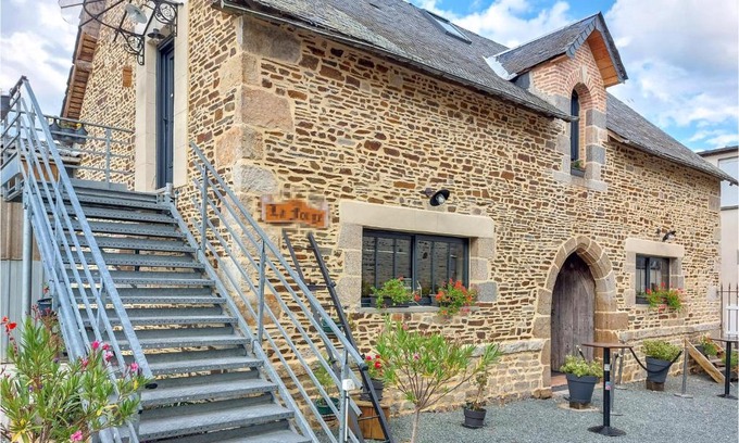 Neuilly-le-Vendin Apartment | Lovely Apartment In Neuilly Le Vendin