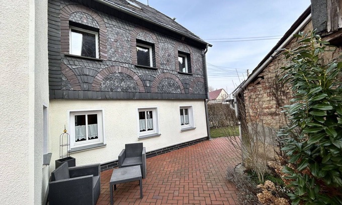 Grossschoenau Apartment | Lovely apartment for 12 guests with hot tub, WIFI, TV, patio and pets allowed