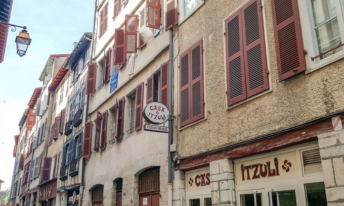 Bayonne Apartment | Lovely apartment for 2 people with WIFI and pets allowed