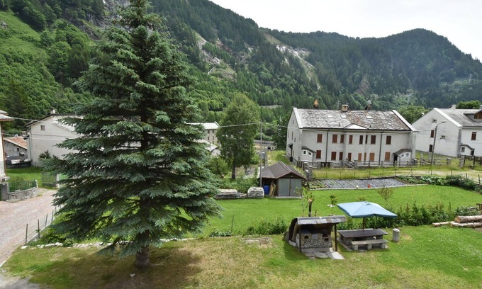 Isola Apartment | Lovely apartment for 4 guests with WIFI, TV, terrace and pets allowed