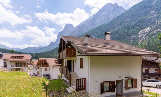 Penia Apartment | Lovely apartment for 6 guests with WIFI, TV, patio and pets allowed