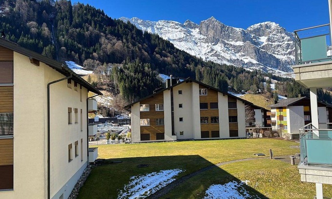 Engelberg Apartment | Lovely apartment for 6 guests with WIFI, TV and balcony