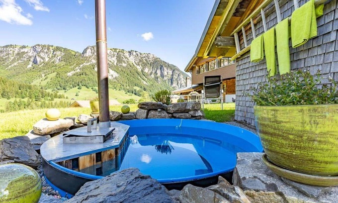 Schwenden Apartment | Lovely apartment for 4 people with WIFI, TV, balcony and pets allowed