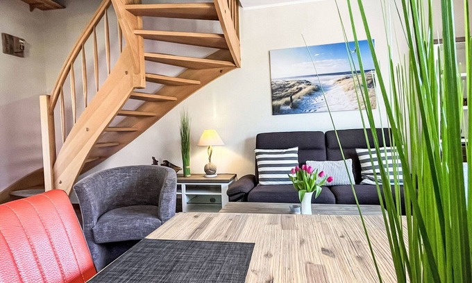 Trassenheide House | Lovely apartment in villa for 8 people with WIFI, TV, terrace and pets allowed