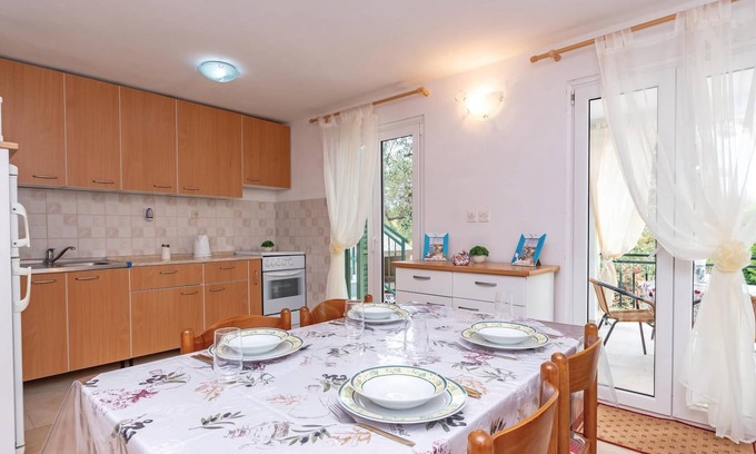 Orebic Apartment | Lovely apartment in Osobljava with WiFi
