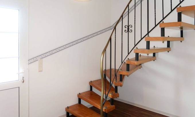 Ditzumerverlaat House | Lovely apartment in villa for 8 guests with WIFI, TV, terrace and pets allowed
