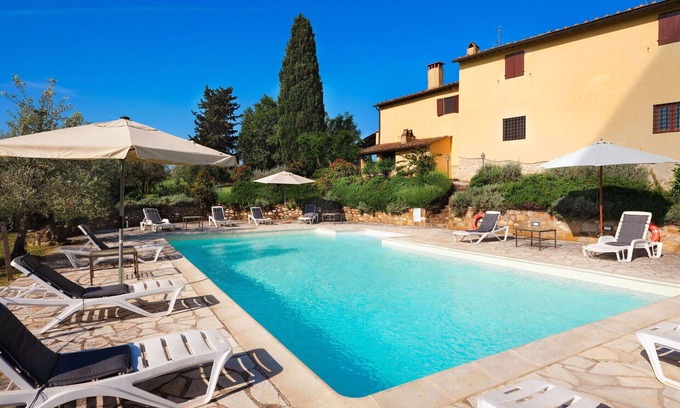 San Casciano in Val di Pesa Apartment | Lovely apartment with WIFI, A/C, pool, TV, pets allowed, panoramic view, close to Greve In Chianti