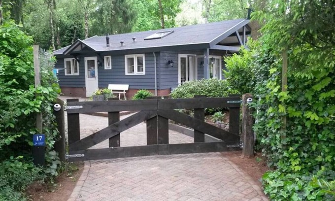 Krachtighuizen House | Lovely cottage surrounded by trees at the Veluwe