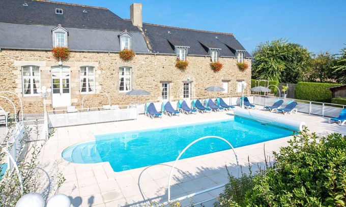 Saint-Jouan-des-Guerets Apartment | Lovely apartment for 5 people with pool, WIFI, TV and terrace