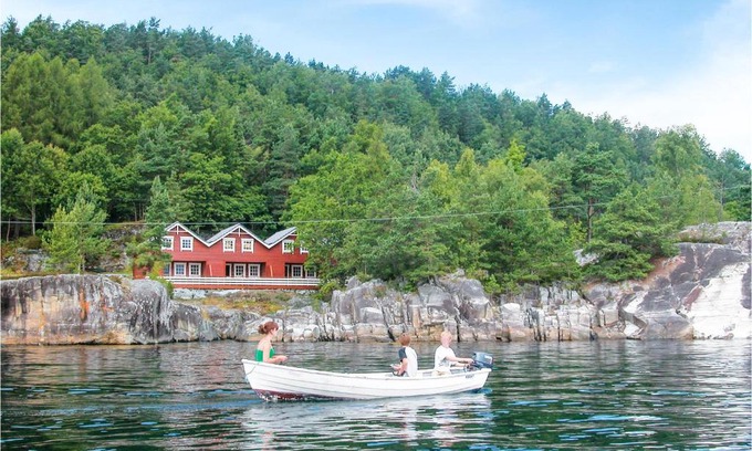 Hatlestrand House | Lovely Home In Hatlestrand With Kitchen