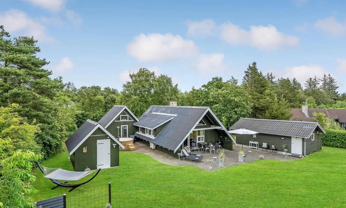 Hemmet House | Lovely home in Hemmet with jacuzzi