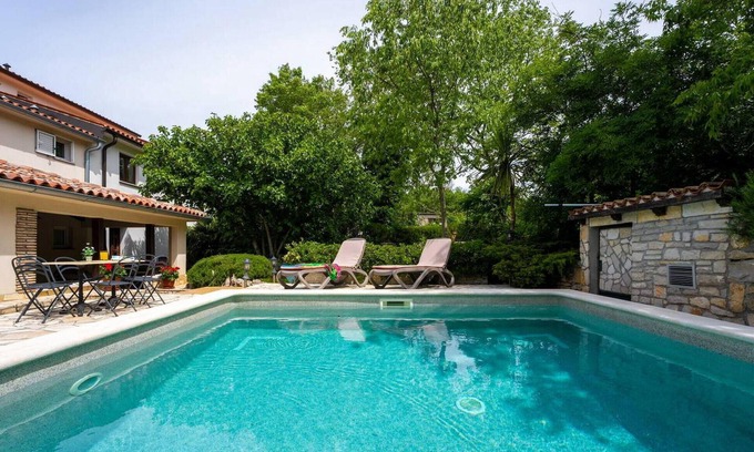 Vozilici House | Lovely home in Krsan with WiFi