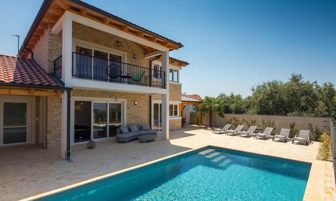 Rosini House | Lovely home in Porec with sauna