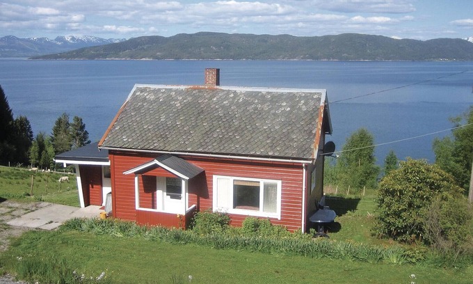 Vestnes House | Lovely home in Vågstranda