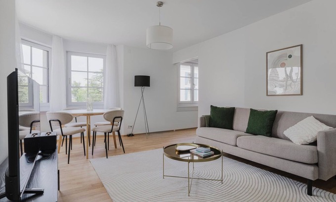 Horgen District Apartment | Lovely Horgen 3BR, 2 min to Train Station, by Blueground
