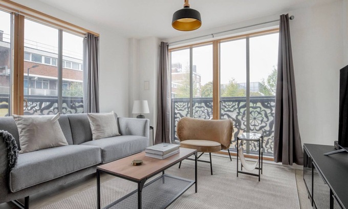 Hoxton Apartment | Lovely Hoxton 2BR, nr Tube, Bars & Restaurants, by Blueground