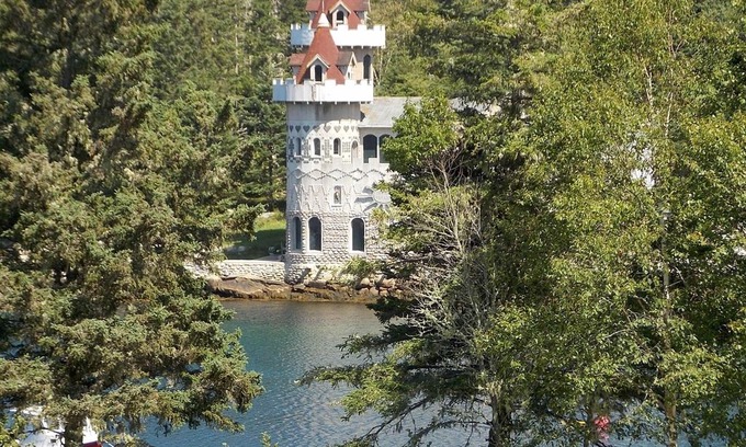 Southwest Cove House | Lovely, large family home in idyllic Southwest Cove with castle view