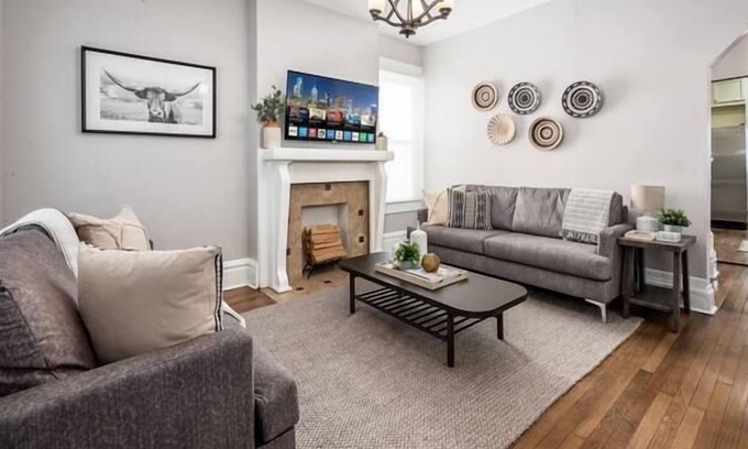 Olde Towne East House | LOVELY *NEW* 4BR IN OLDE TOWN EAST l FREE PARKING