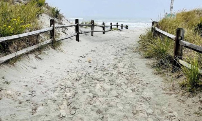 Stone Harbor House | Lovely Rear 2 BR Cottage!~ Pets Considered - POOL