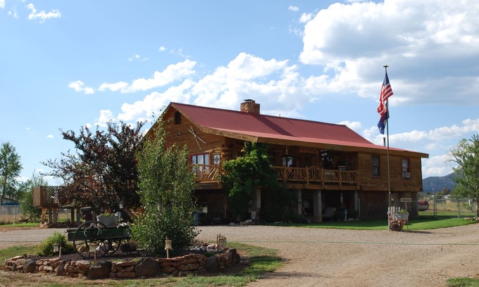 Durango - Purgatory Cabin | Lovely Spacious 2 in 1 Log Home, Hot Tub, Huge Deck