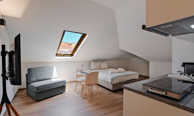 Alvalade Apartment | Lovely studio, fully equipped & near subway (Nº10)