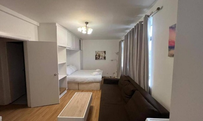 City of Westminster Apartment | Lovely Studio Sleeps 4 Marble Arch