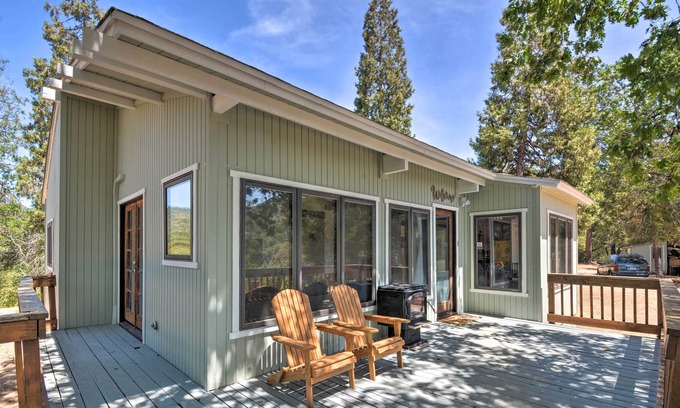 North Fork House | Lovely Yosemite Area Home w/ Hilltop Mtn View