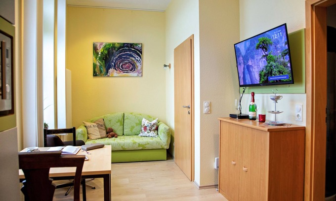 Hammerbrucke Apartment | Lovingly furnished apartment, living with friends