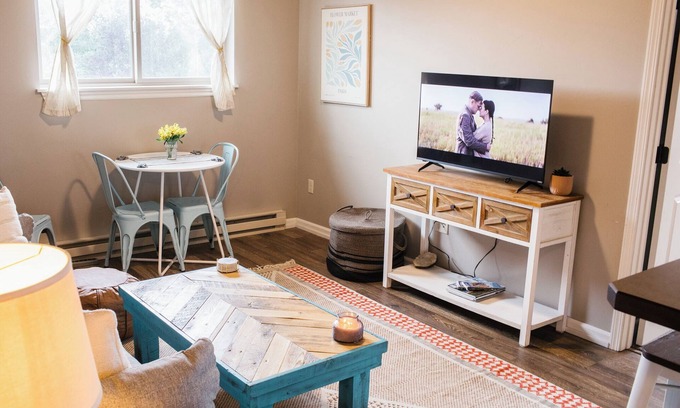 Bozeman Apartment | Loyal Gardens Cozy Guesthouse - 1 BDRM