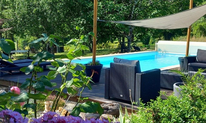 Lussas-et-Nontronneau House | LPC Dordogne Holidays - Couples retreat oozing character in an idyllic setting