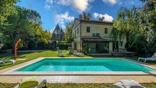 Montemaggiore al Metauro Villa | Luce tra i Saggi 8 by Marche Holiday Villas