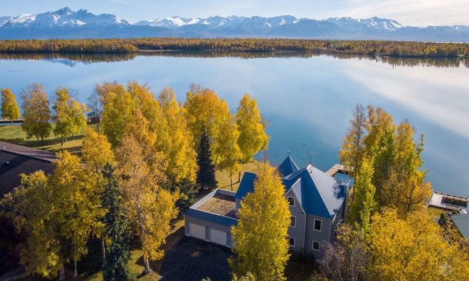 Wasilla House | LUCILLE LAKE HOUSE - Private Dock, Stunning Views!