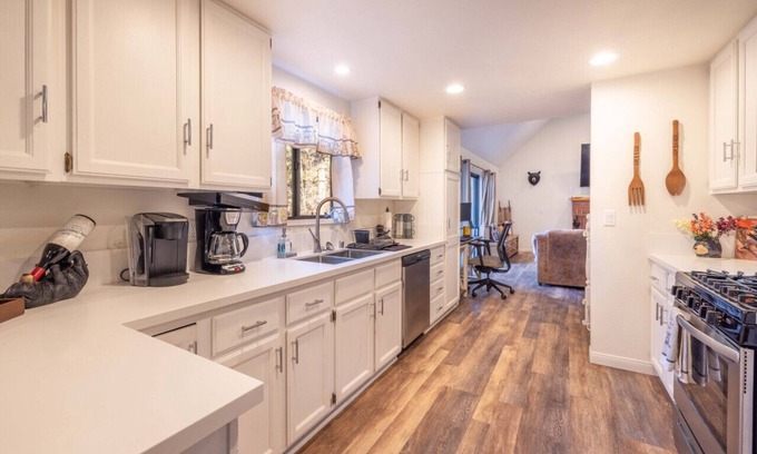 Big Bear City Cabin | Lucky Charm | Outdoor Theatre, Spa, Game room!
