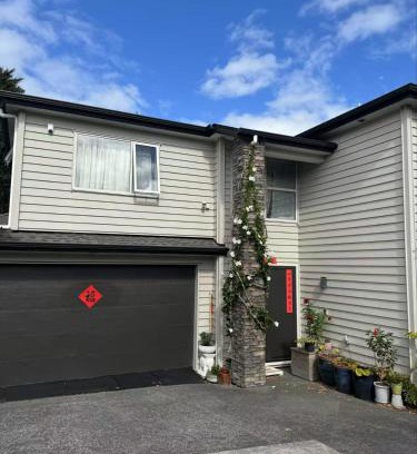 Albany House | lucky house