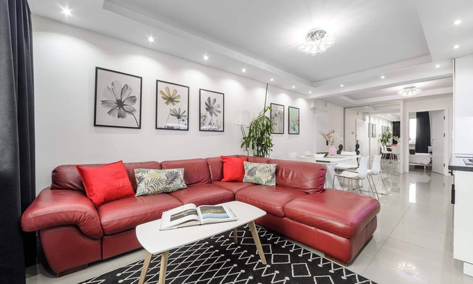 Ochota Apartment | Lumina spacious apart with 3 bedrooms
