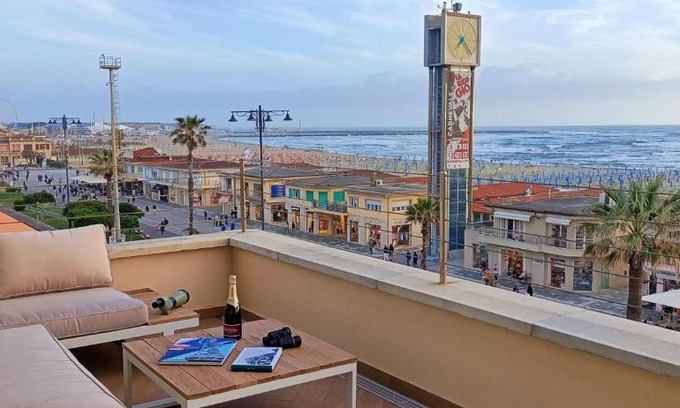 Viareggio Apartment | Lungomare Viareggio Belcanto