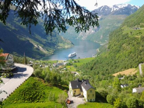 Geiranger Hotel | Lunheim in Geiranger