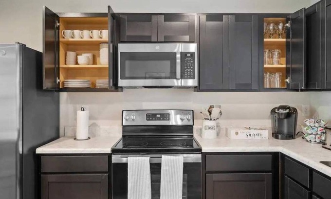 Durham House | Lush 3BR, Pet-Friendly, Tranquil Haven