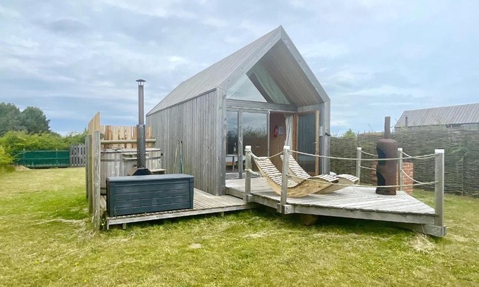 Brightlingsea House | Lushna 10 Classic Suite at Lee Wick Farm Cottages & Glamping
