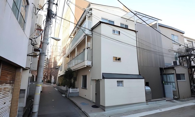 Toshima Apartment | Lux 2BR, 2BA, 2K. Dir to airport, Shinjuku, Shibuya. 4 - 7 pax, 2 fams. Rm 302