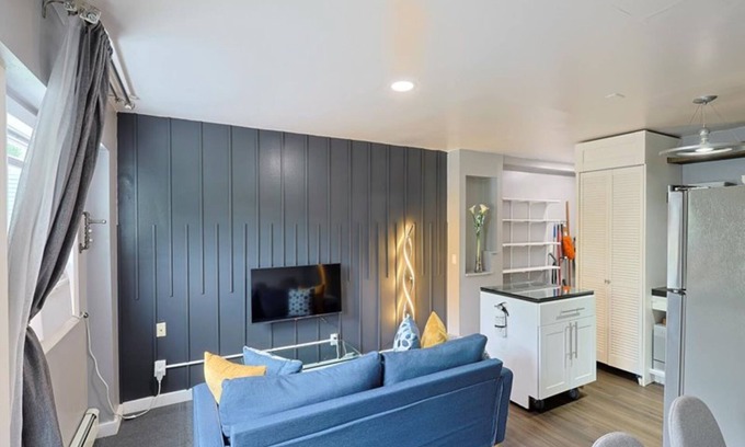 Glenham Apartment | Lux APT Your home away from home.