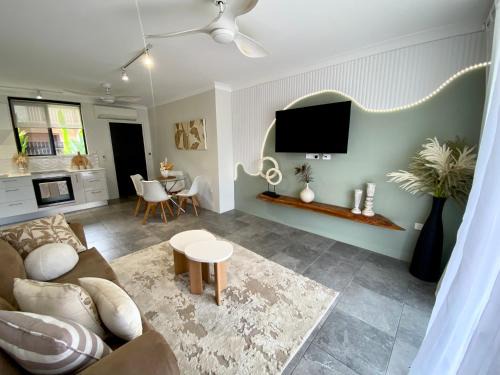 Cairns North Apartment | Lux in the City 1 Bedroom Apt with Pool Sleeps 3