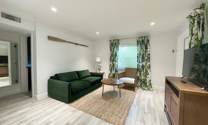 Delray Beach House | Lux King bed 2br 1bath, walk to everything