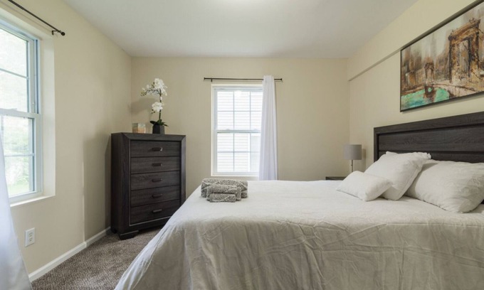 Roselle House | Lux Living near EWR and NYC