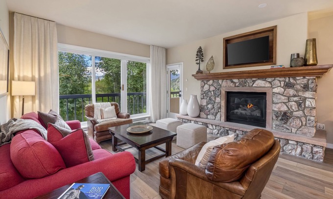 Beaver Creek Condo | Luxe 2BR Beaver Creek Retreat - Balcony Views & Hiking Access
