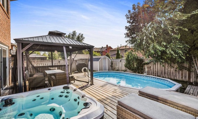 Whitby House | Luxe 4BR Retreat w/Heated Pool, Hot Tub & BBQ