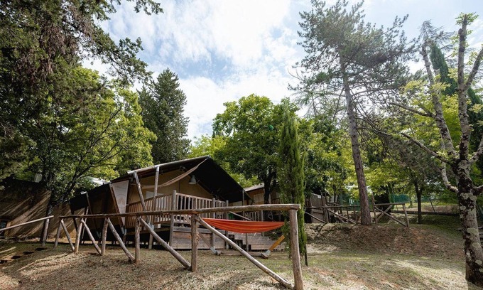 Siena Ski Chalet | Luxe 5 Pers. Villatent at Camping Colleverde in Tuscany near at Siena